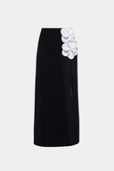 Traje de baño y pareo negros florales