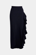 Traje de baño y pareo negros elegantes