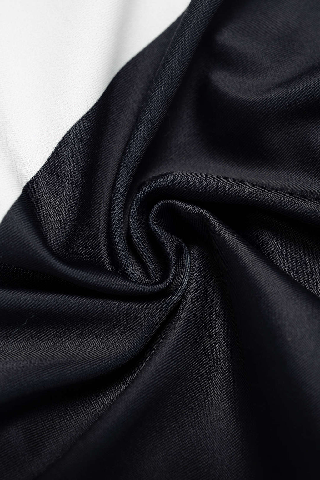 Rosvell Noir Wave Bañador & Pareo Set