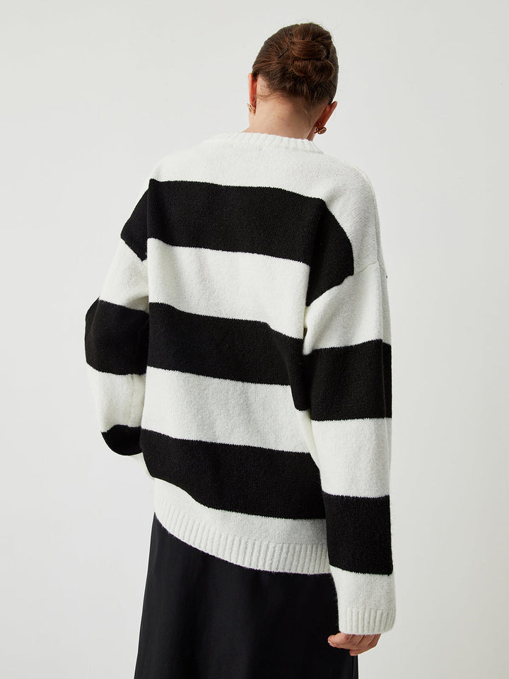 Contrast Color Striped Trendy Crew Neck Kazak