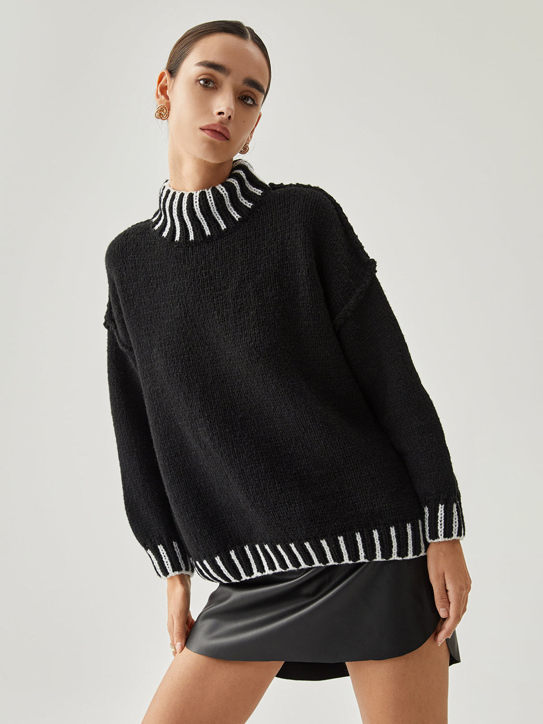 Contrast Stitch Graceful Mock Neck Kazak