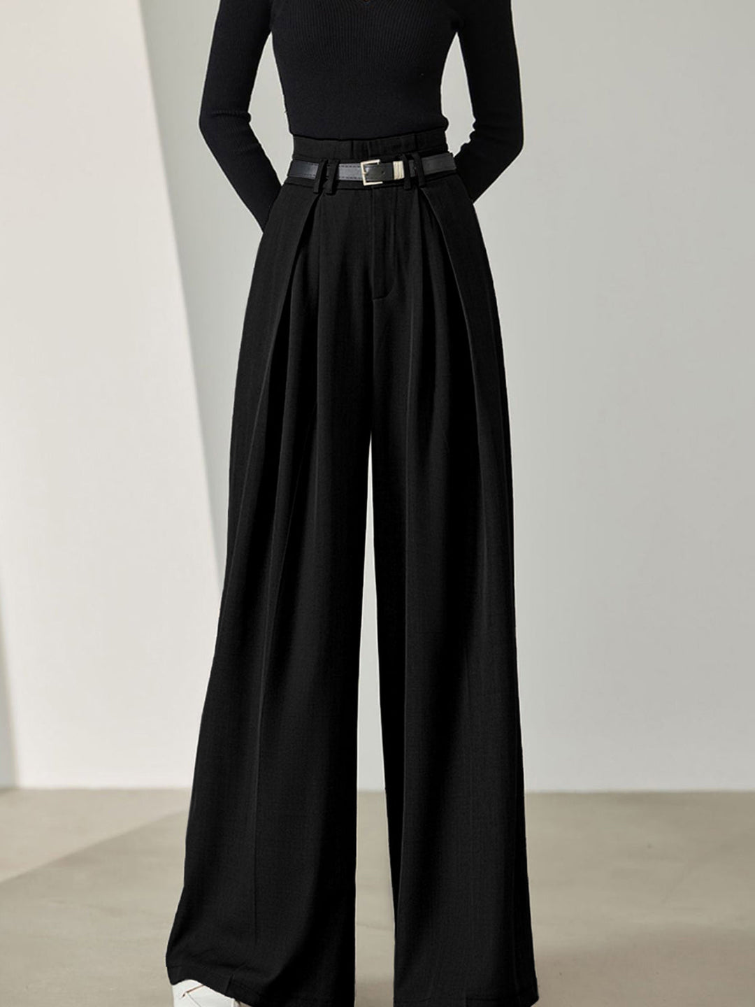 Timeless Black Pleated Pantolon