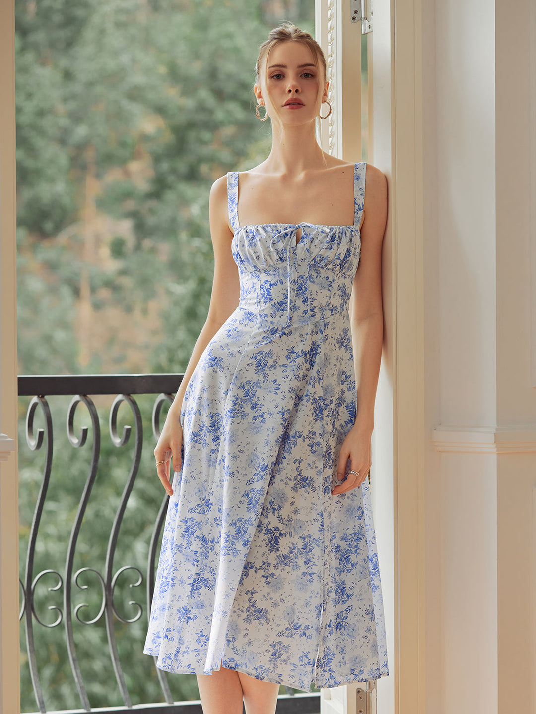 Floral Elegance Midi Elbise