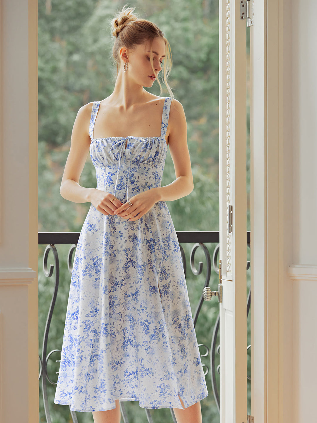 Floral Elegance Midi Elbise