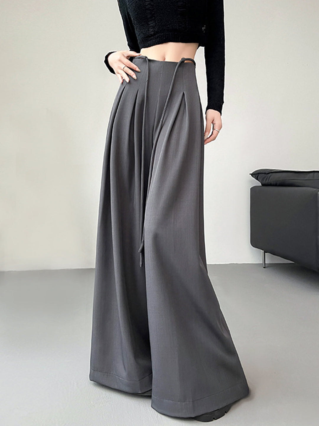 Charcoal Elegance Pleated Pantolon