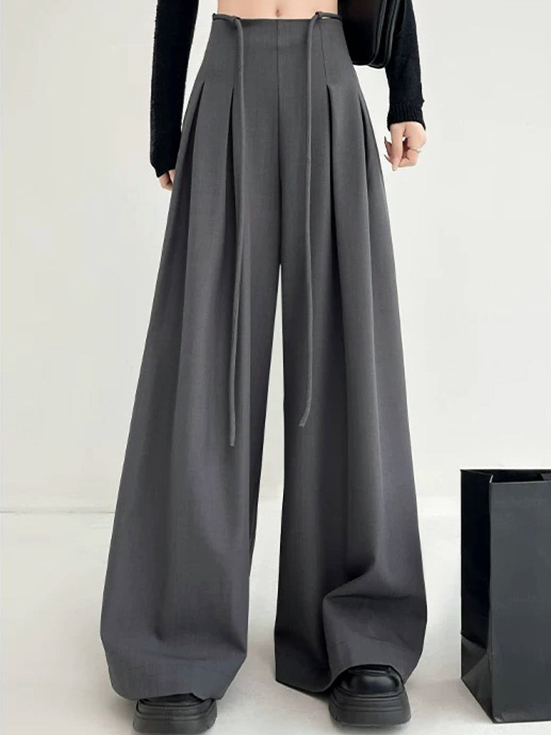 Charcoal Elegance Pleated Pantolon