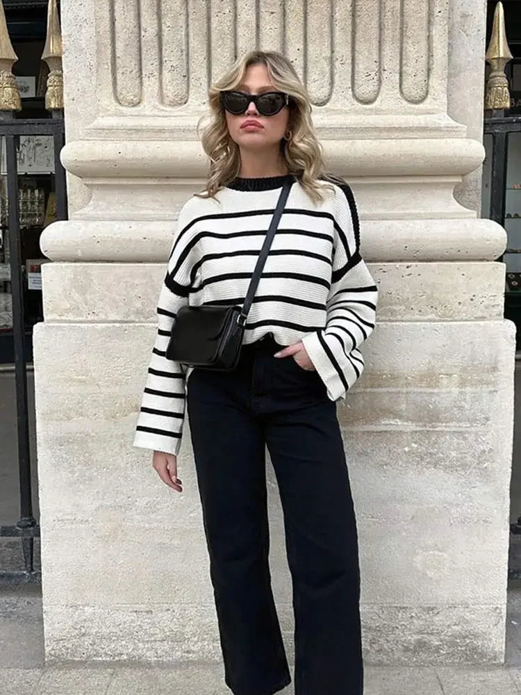 Elegant Black White Striped  Sleeves Kazak