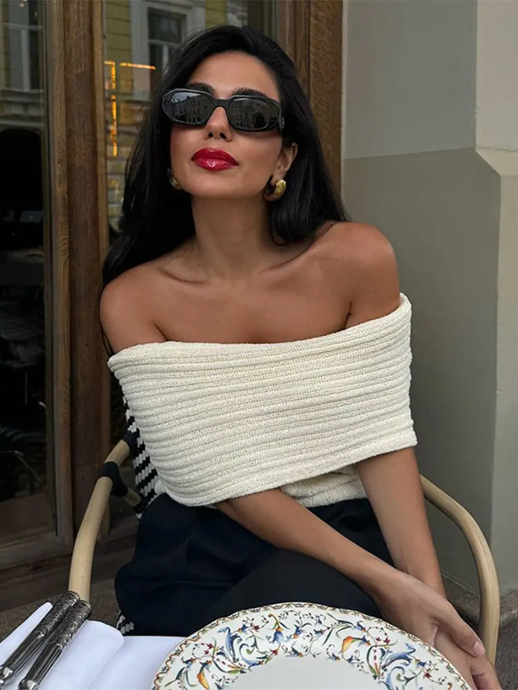 Elegant White One Shoulder Knitted Kazak