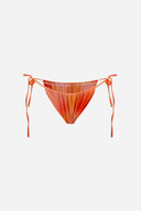 Bikini y pareo degradado naranja