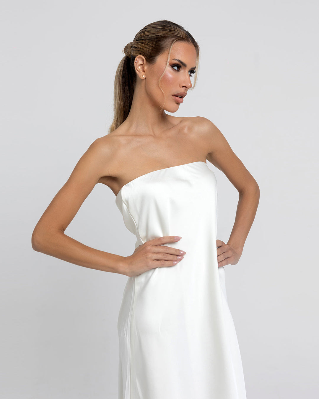 I'M SPEAKING! Strapless Satin Maxi Elbise