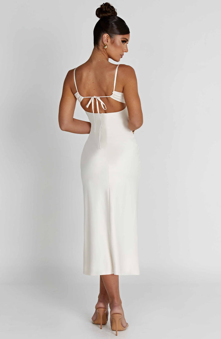 Ivory Elegance Midi Elbise