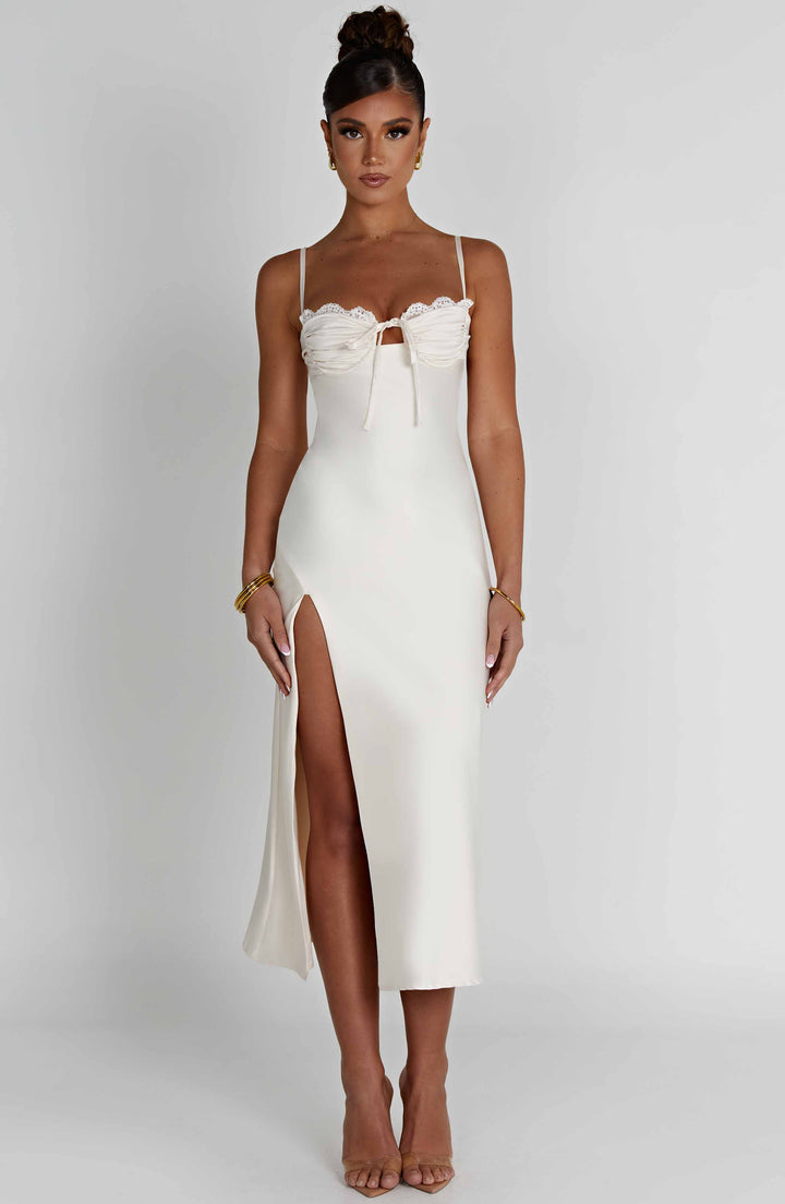 Ivory Elegance Midi Elbise