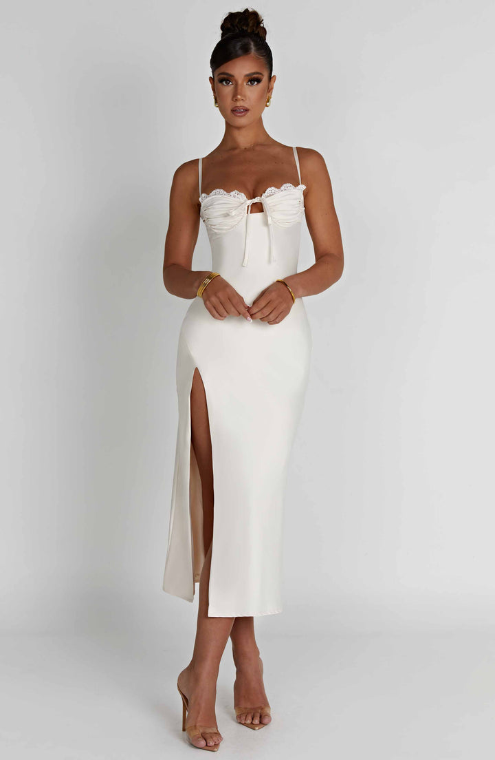 Ivory Elegance Midi Elbise