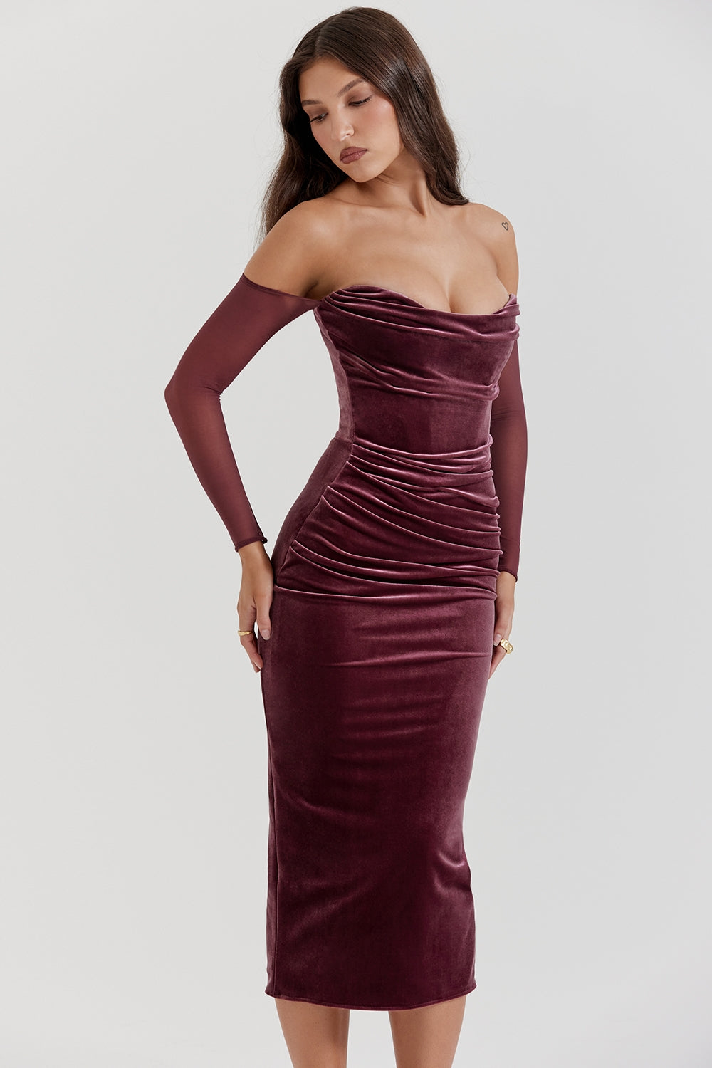 Cleora Velvet Off-Shoulder Midi Elbise