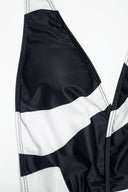 Conjunto de traje de baño y pareo Noir Wave