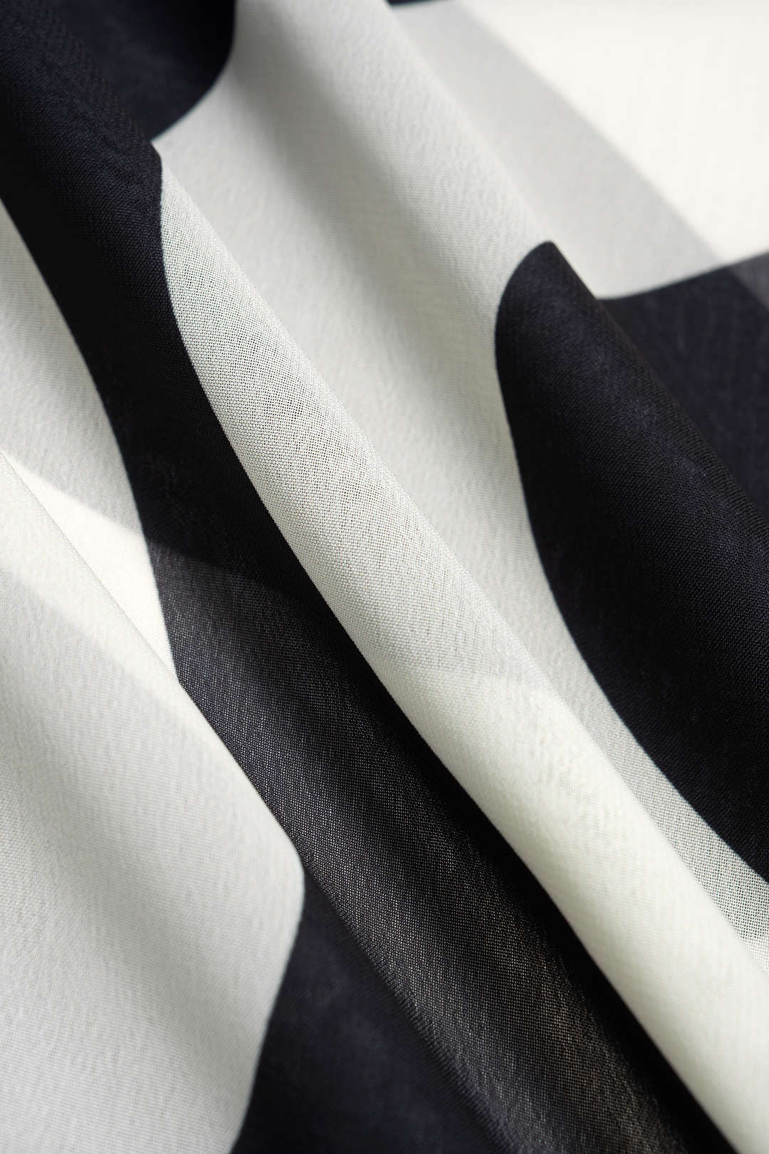 Rosvell Noir Wave Bañador & Pareo Set